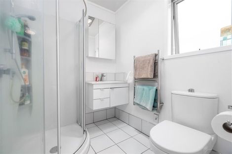 Photo of property in 1/37 Woodlands Crescent, Browns Bay, Auckland, 0630