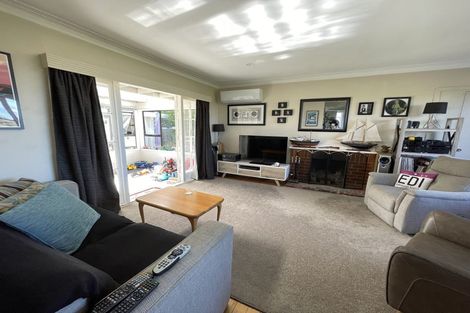 Photo of property in 25 Lake Road, Northcote, Auckland, 0627