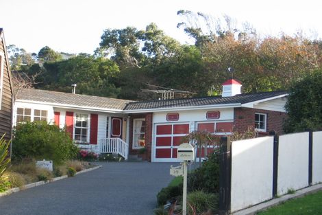 Photo of property in 35 Caesars Place, Churton Park, Wellington, 6037