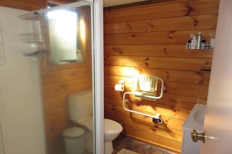 Photo of property in 4 Chastudon Place, Tawa, Wellington, 5028