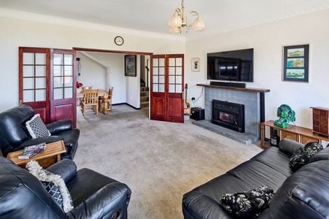 Photo of property in 135 Seaview Road, Paraparaumu Beach, Paraparaumu, 5032