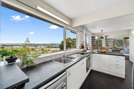 Photo of property in 31 Miramar Place, Pakuranga, Auckland, 2010