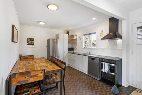 Photo of property in 30 Rangihiroa Street, Waikanae Beach, Waikanae, 5036