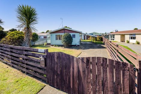 Photo of property in 198 Waihi Road, Hawera, 4610