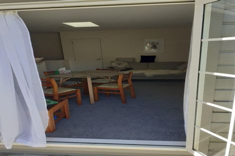 Photo of property in 2/85 Garden Road, Northland, Wellington, 6012