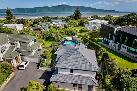 Photo of property in 23a Golf Road, Paraparaumu Beach, Paraparaumu, 5032