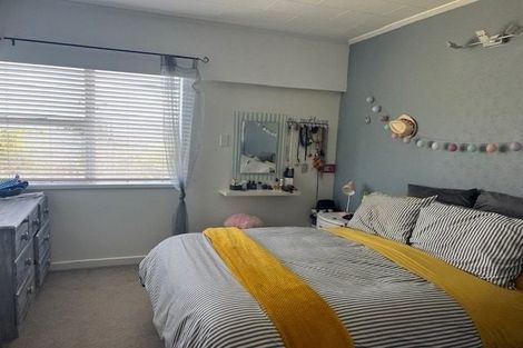Photo of property in 12 Stoke Street, Westown, New Plymouth, 4310