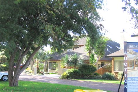 Photo of property in 37 Oakwood Grove, Eastern Beach, Auckland, 2012