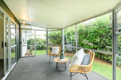 Photo of property in 30 Mokau Place, Terrace End, Palmerston North, 4410