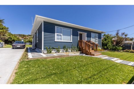 Photo of property in 28 Ocean Beach Road, Bluff, 9814