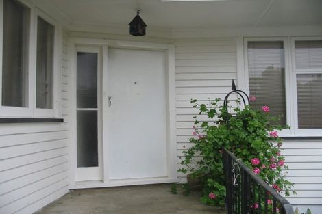 Photo of property in 27 Golf Road, New Lynn, Auckland, 0600