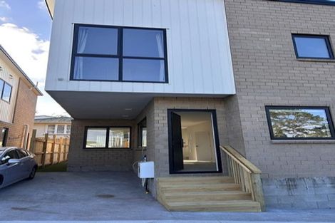 Photo of property in 8 Kaponga Crescent, New Lynn, Auckland, 0600