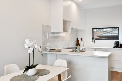 Photo of property in 3 Meg Lane, Glen Eden, Auckland, 0602