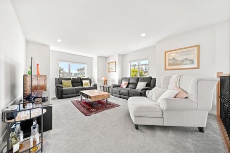 Photo of property in 1 Turutu Place, Long Bay, Auckland, 0630