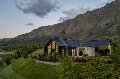 Photo of property in 1 Chimney Lane, Jacks Point, Queenstown, 9371
