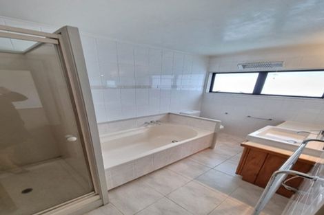 Photo of property in 69 Aberdeen Road, Castor Bay, Auckland, 0620