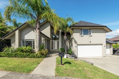 Photo of property in 13 Chateau Rise, Flat Bush, Auckland, 2016