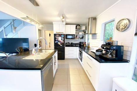 Photo of property in 43 Hutchinson Avenue, New Lynn, Auckland, 0600