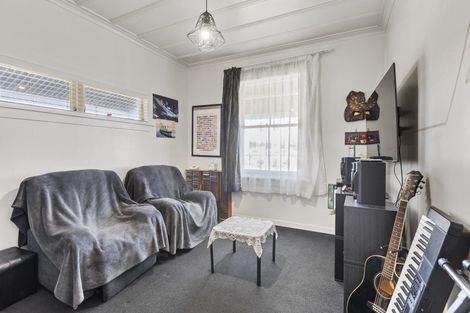 Photo of property in 2 Warre Street, Waitara, 4320