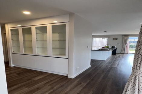 Photo of property in 10 Fjord Way, Karaka, Papakura, 2113