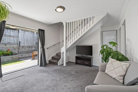 Photo of property in 6a Ranginui Road, Welcome Bay, Tauranga, 3112