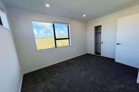 Photo of property in 9 Heketara Way, Massey, Auckland, 0614