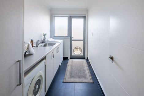 Photo of property in 142 Saint James Drive, Huntington, Hamilton, 3210