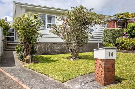 Photo of property in 14 Robert Street, Newlands, Wellington, 6037