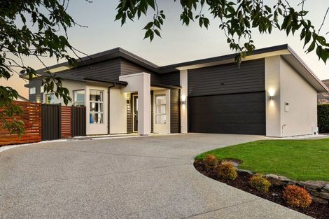 Photo of property in 13 Coromandel Street, Wanaka, 9305
