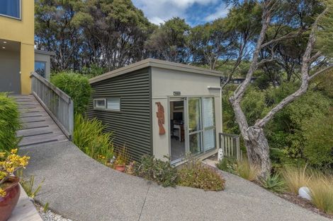 Photo of property in 2 Ocean Vista Lane, Paraparaumu, 5032