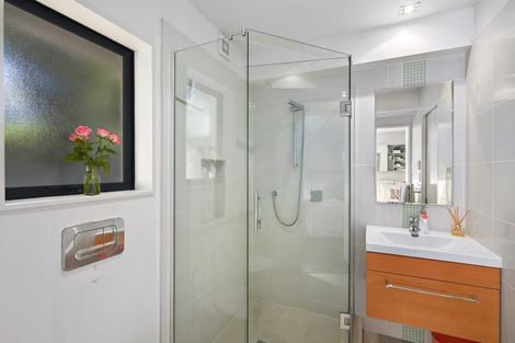 Photo of property in 1/8 The Esplanade, Campbells Bay, Auckland, 0630