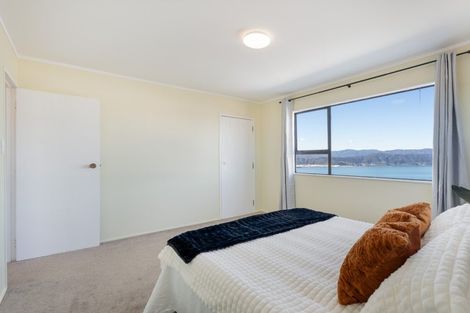 Photo of property in 43a Sunhaven Drive, Newlands, Wellington, 6037