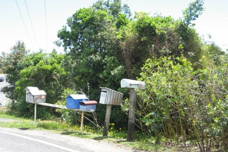 Photo of property in 6 Heretaunga Crescent, Cable Bay, 0420