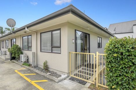 Photo of property in 8e Heath Street, Mount Maunganui, 3116