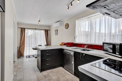 Photo of property in 11 Warkworth Grove, Bell Block, New Plymouth, 4312
