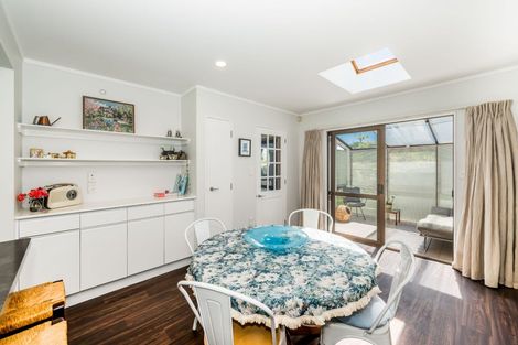 Photo of property in 81 Nimmo Avenue East, Waikanae, 5036