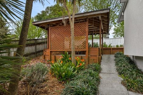 Photo of property in 5 Oystergrove Road, West Harbour, Auckland, 0618