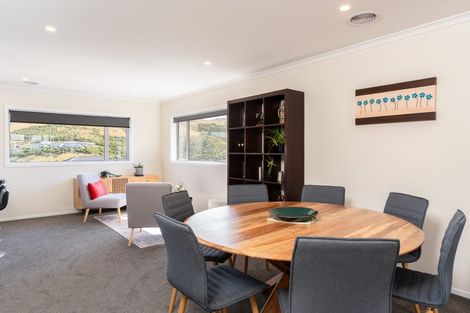 Photo of property in 17 Prestwich Rise, Churton Park, Wellington, 6037