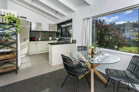 Photo of property in 1/14 Greenvalley Rise, Glenfield, Auckland, 0629
