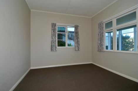Photo of property in 12a Freeling Street, Island Bay, Wellington, 6023