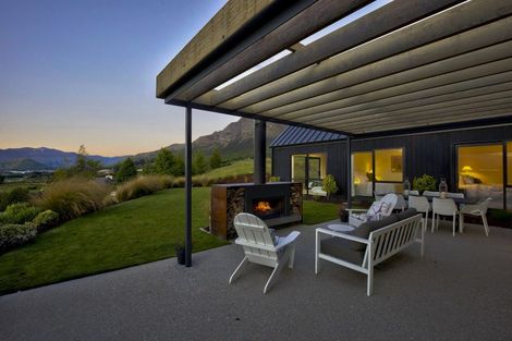 Photo of property in 1 Chimney Lane, Jacks Point, Queenstown, 9371