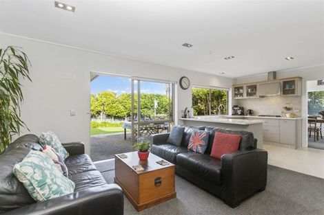 Photo of property in 13 Gilford Place, East Tamaki Heights, Auckland, 2016