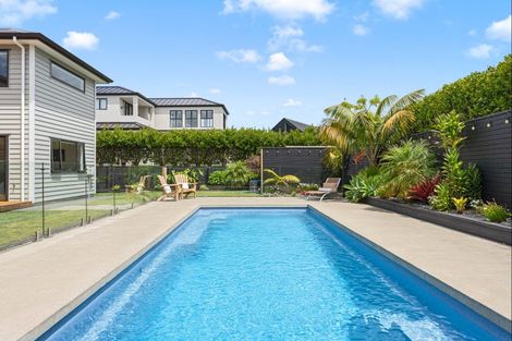 Photo of property in 15 William Blake Way, Riverhead, 0820