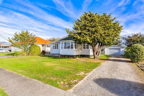 Photo of property in 5 Goldsmith Crescent, Levin, 5510