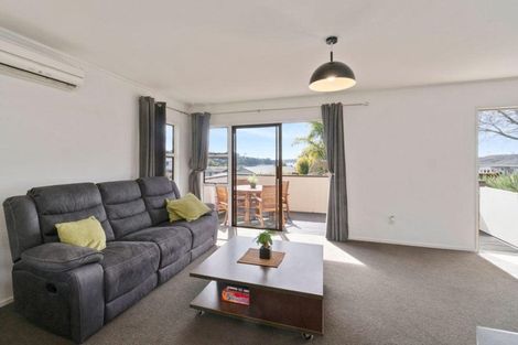 Photo of property in 4 Realm Place, Massey, Auckland, 0614