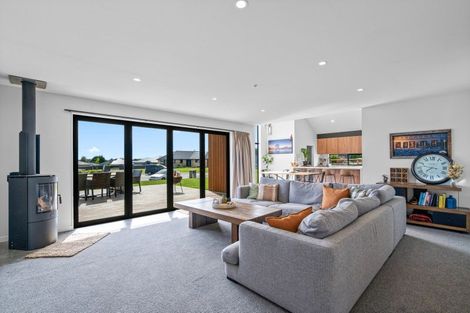 Photo of property in 16 Chatham Rise, Seaward Bush, Invercargill, 9812