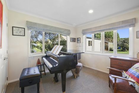 Photo of property in 200 Cowling Road, Hurdon, New Plymouth, 4371