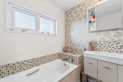 Photo of property in 71 Stapleford Crescent, Browns Bay, Auckland, 0630