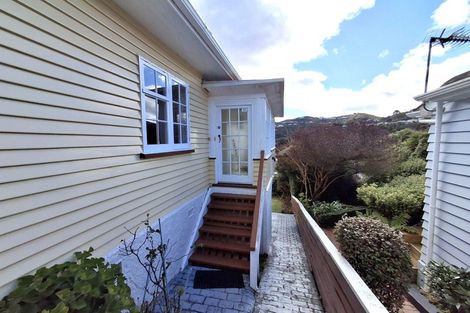Photo of property in 7 Collier Avenue, Karori, Wellington, 6012