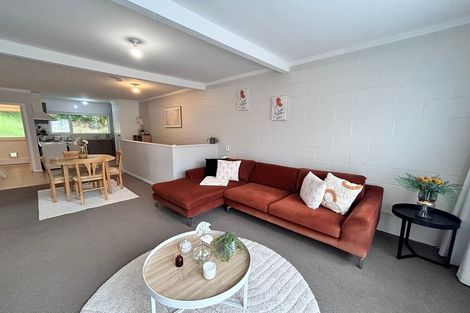 Photo of property in 15f1 Bloomsbury Grove, Newlands, Wellington, 6037